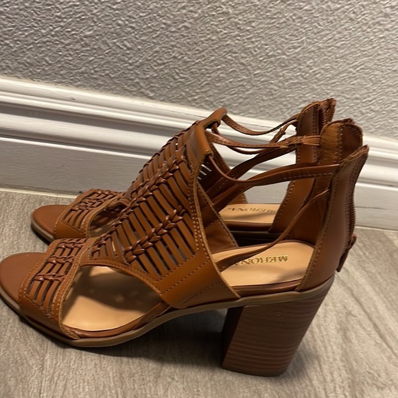 Heels - Picture 3 of 4